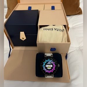 Tambour Horizon light Up Connect LV Watch